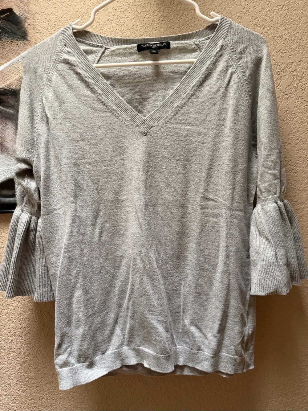 Banana Republic Light Gray V-Neck Ruffle Sleeve Top